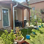 Apartment Kisvasut Vendeghaz