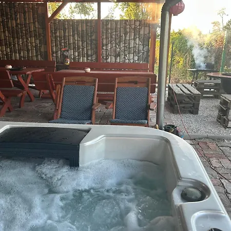 Kisvasut Vendeghaz Apartment *