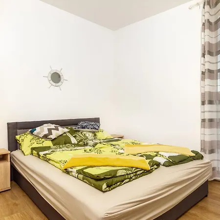 Apartment Kisvasut Vendeghaz