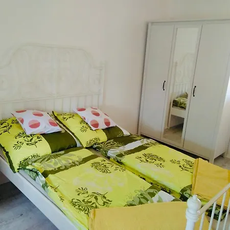 Kisvasut Vendeghaz Apartment *