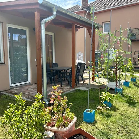 Apartment Kisvasut Vendeghaz