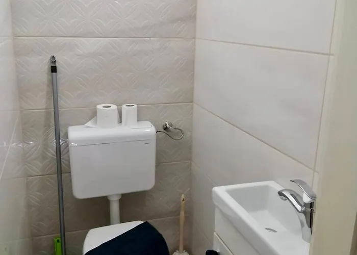 Apartment Kisvasut Vendeghaz *