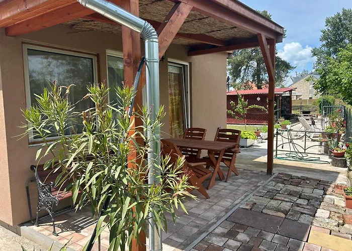 Apartment Kisvasut Vendeghaz *