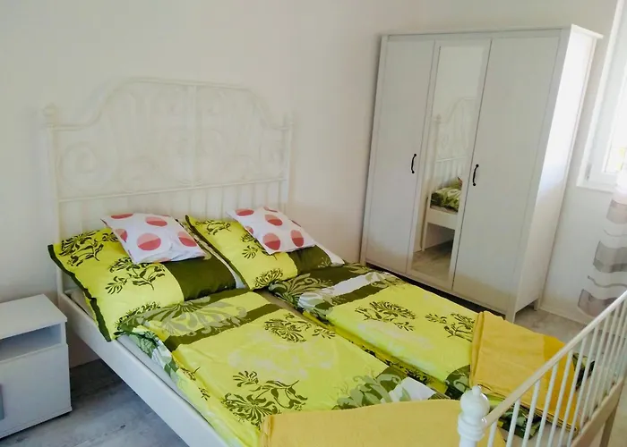 Kisvasut Vendeghaz Apartment *